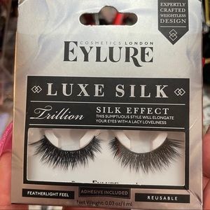 Trillion lashes